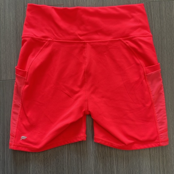 Fabletics High Rise Shorts - Picture 3 of 5